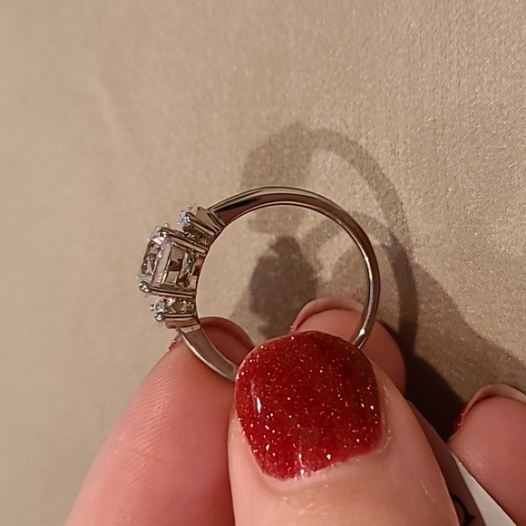 Cubic zirconia 3 stone stainless steel ring - Picture 5 of 8